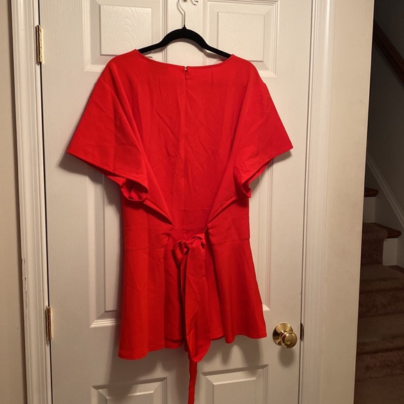 NWOT Lane Bryant Short Sleeve Top…size 28 - Picture 2 of 5